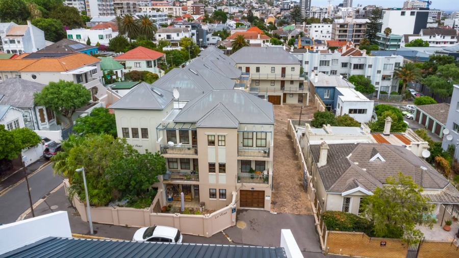 1 Bedroom Property for Sale in Sea Point Western Cape